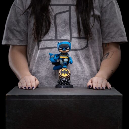 Batman Mini Co. Αγαλματίδιο Batman on Bat-Signal (Blue Variant) - Image 5