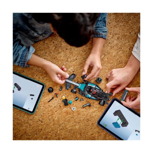 LEGO® Speed Champions: Mercedes-Amg F1® W15 Race Car - Image 4